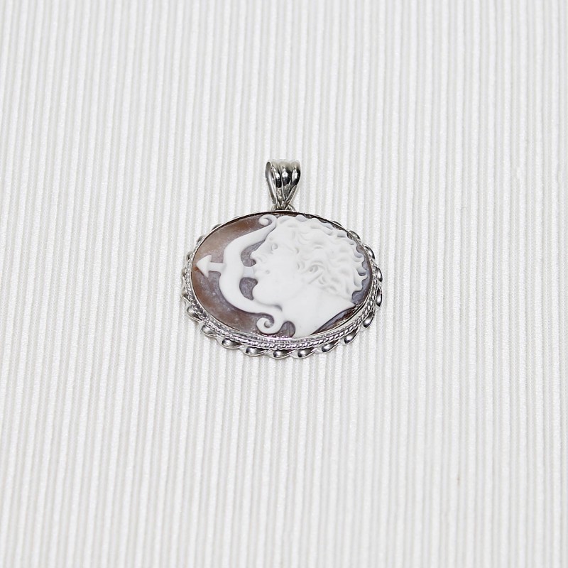 cameo pendant